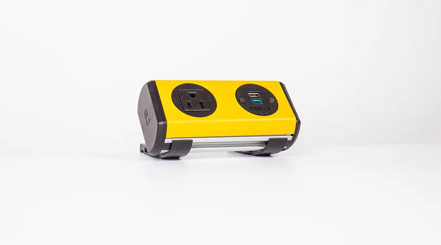 stylish-clamp-on-power-outlet-strip-with-USB-charging