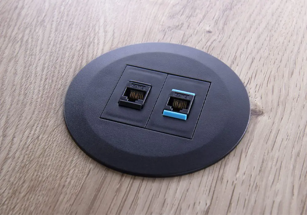 QF-PORT-BLACK-DATA-BLACK-1000x700-04