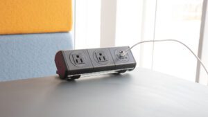 USB-desktop-power-strip-clamp-on-power-outlet-with-USB-A+C