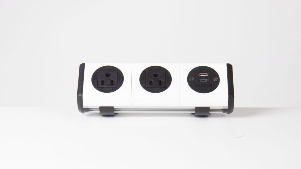 on-desk-clamp-bracket-power-strip-with-AC-power-USB-charging