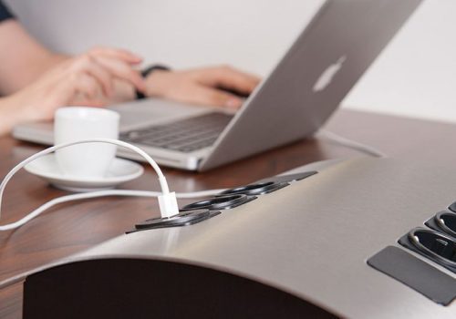 boardroom-power-solution-to-charge-laptop-USB-high-power